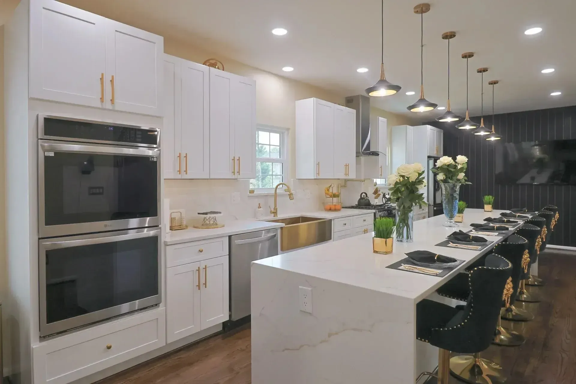 A beautiful modern and elegant kitchen